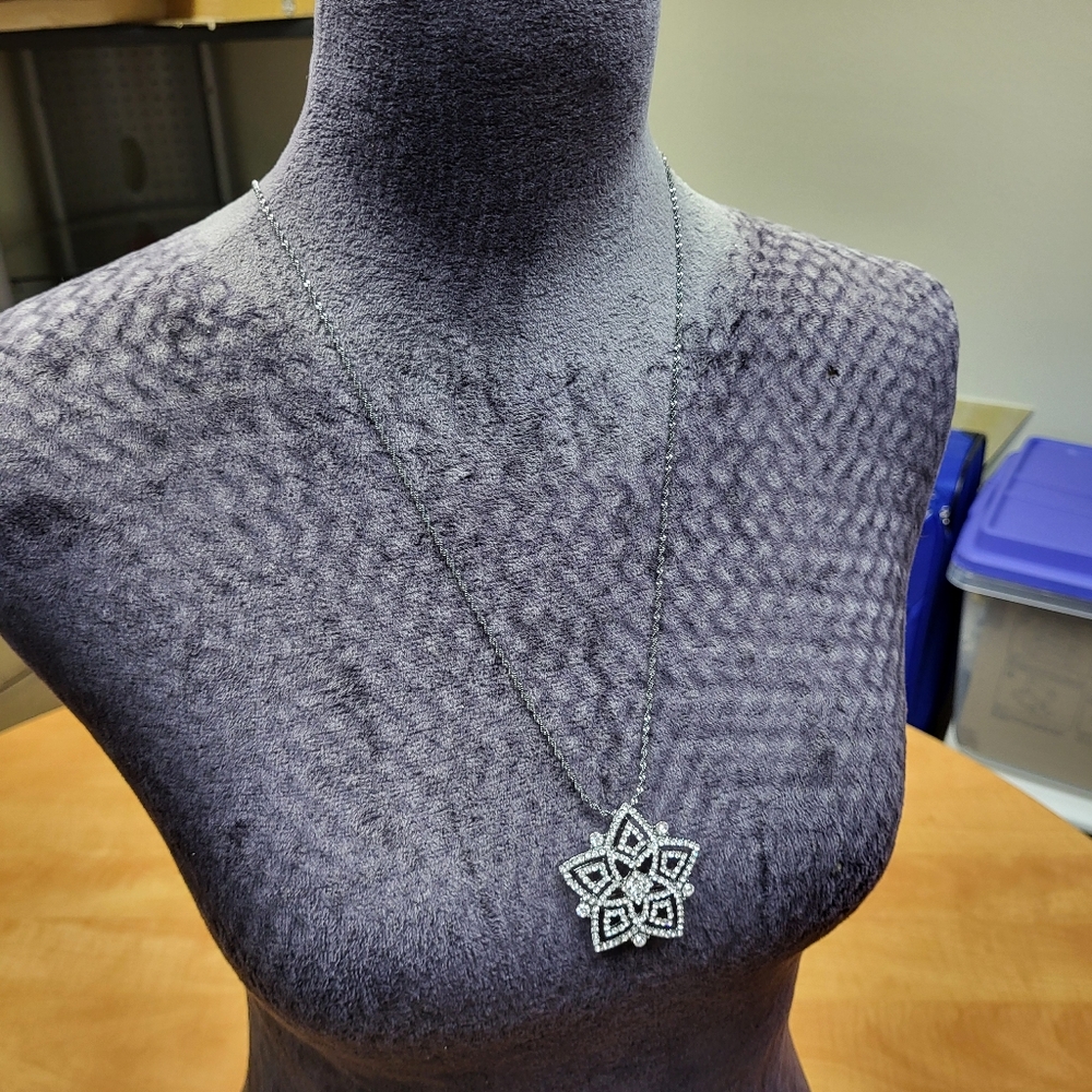 Rhinestone Star Flower Necklace